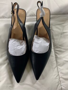 New in box AMOJI heels womens size 40